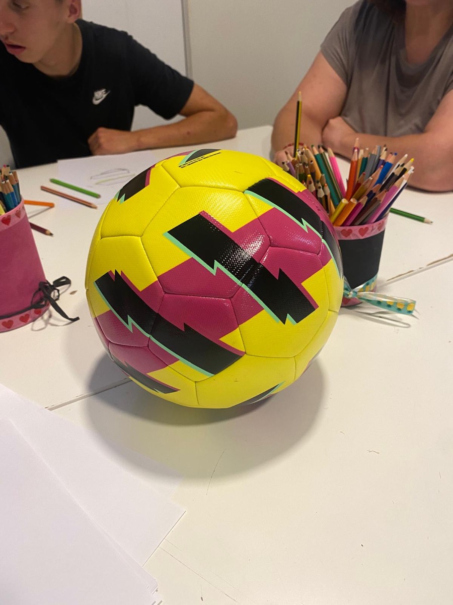 Taller d'art a la Fundació Aldaba: Una pilota per model