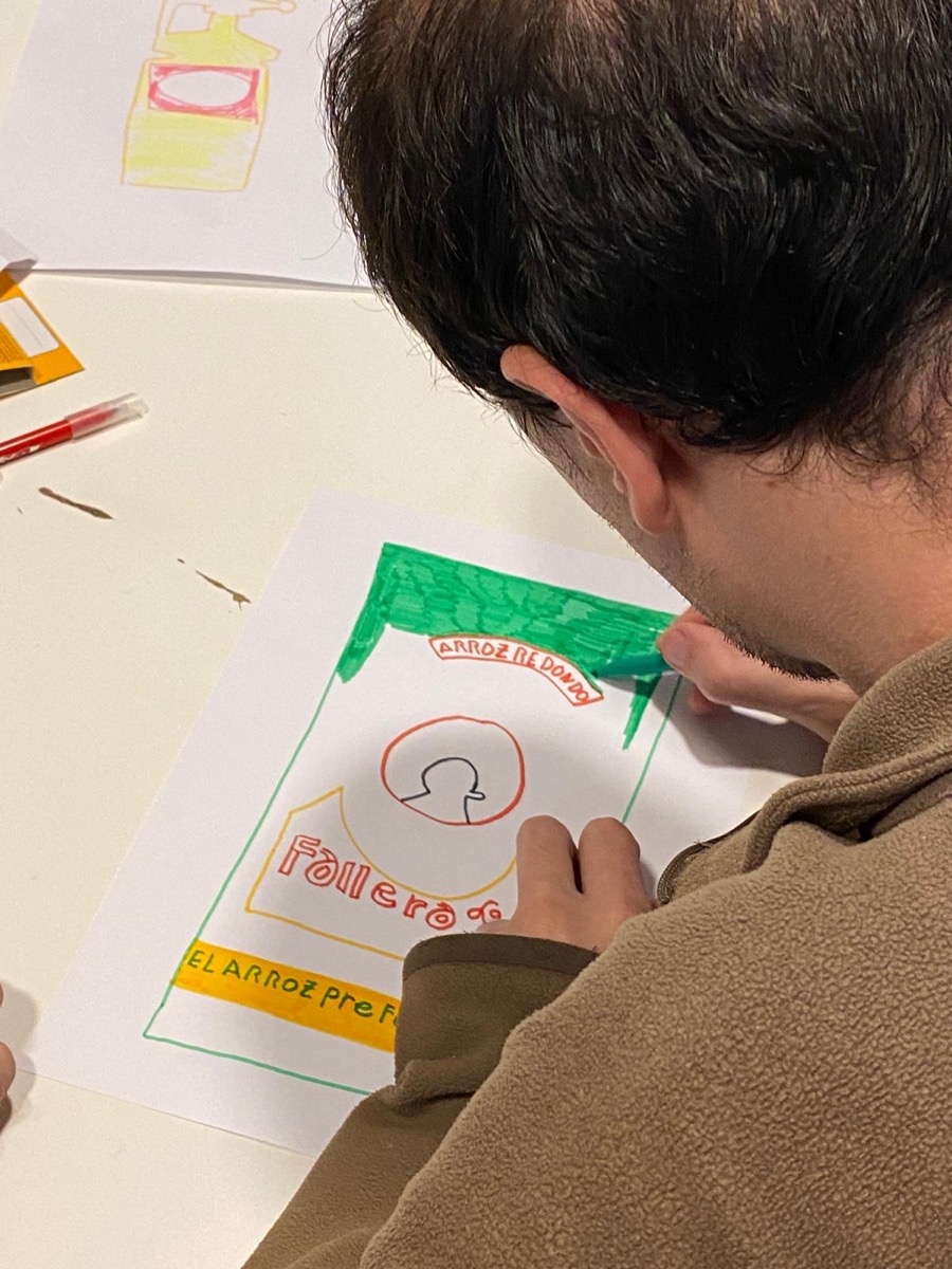 Taller d'art a la Fundació Aldaba: Un paquet d'arròs, redibuixat